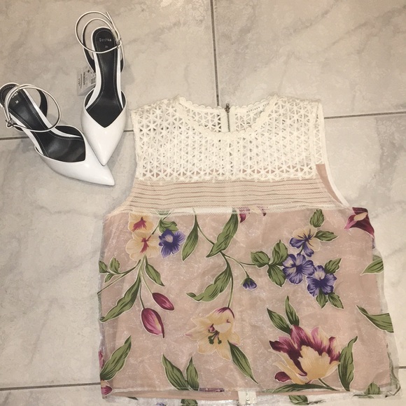 A beautiful blouse - Picture 1 of 4